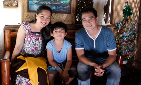 Behind the scenes of the shoot for this year’s Kapuso Christmas campaign