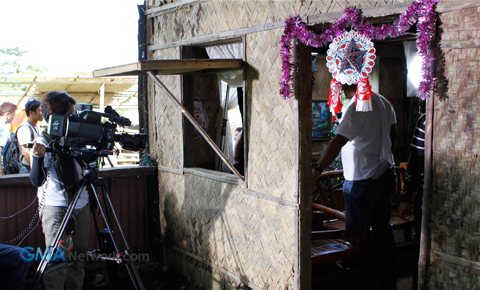 Behind the scenes of the shoot for this year’s Kapuso Christmas campaign