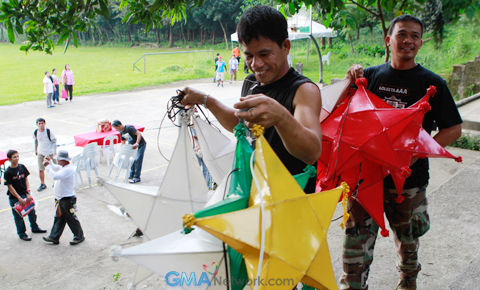 Behind the scenes of the shoot for this year’s Kapuso Christmas campaign