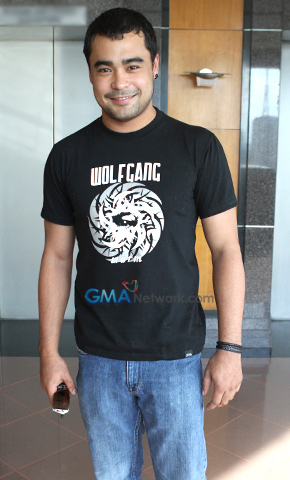 Behind the scenes with Heart, Lovi, Alex, Geoff and Sid during the 'Legacy' live chat