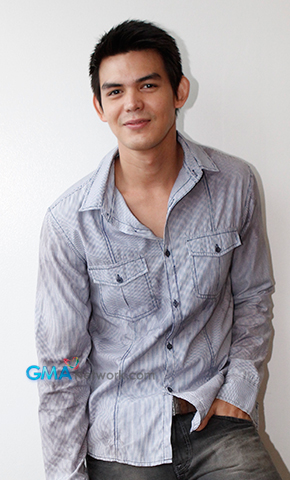 Bela Padilla, Dion Ignacio and Pancho Magno at the GMA Network Live Chat