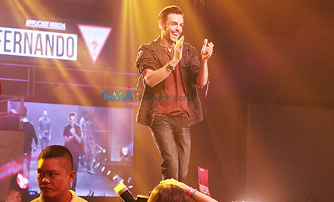 Blistering Paradise: The Cosmo Bachelor Bash 2014