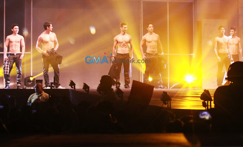 Blistering Paradise: The Cosmo Bachelor Bash 2014