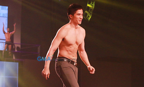 Blistering Paradise: The Cosmo Bachelor Bash 2014