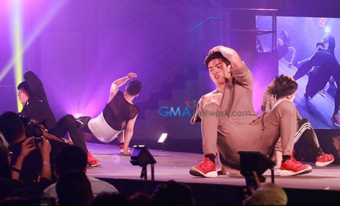 Blistering Paradise: The Cosmo Bachelor Bash 2014