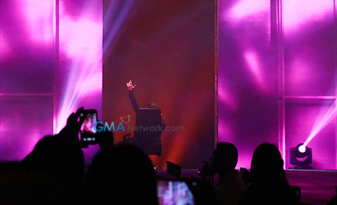 Blistering Paradise: The Cosmo Bachelor Bash 2014