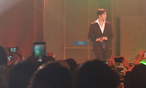 Blistering Paradise: The Cosmo Bachelor Bash 2014