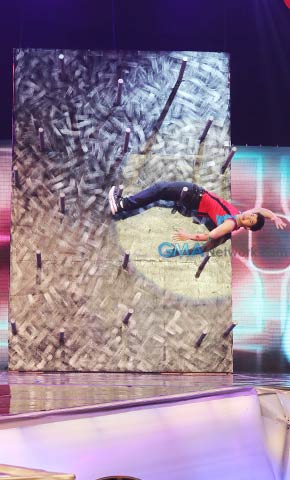 Buwis-buhay entertainment on 'Sunday All Stars'