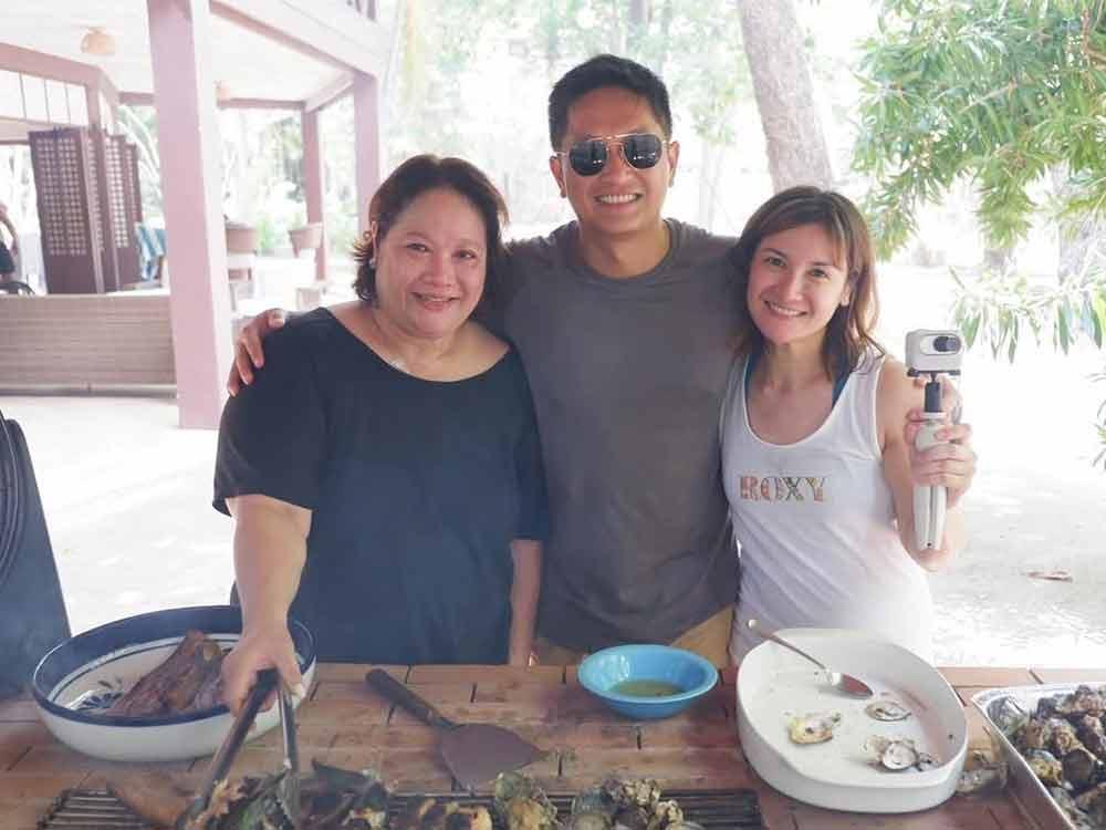 VJ and Camille with Mommy Alma