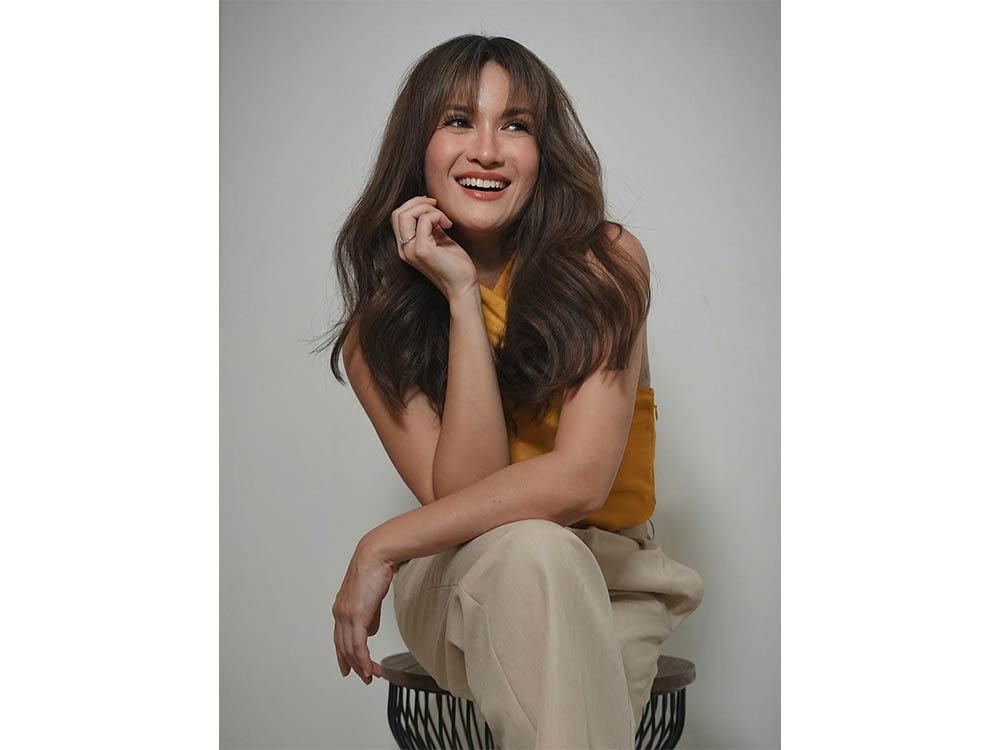 Carrying wisdom, walking with grace