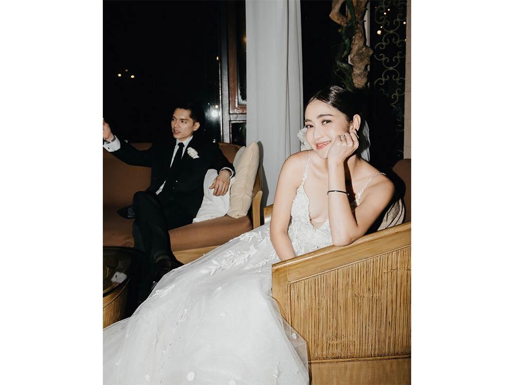 Carlo Aquino and Charlie DizonĀ