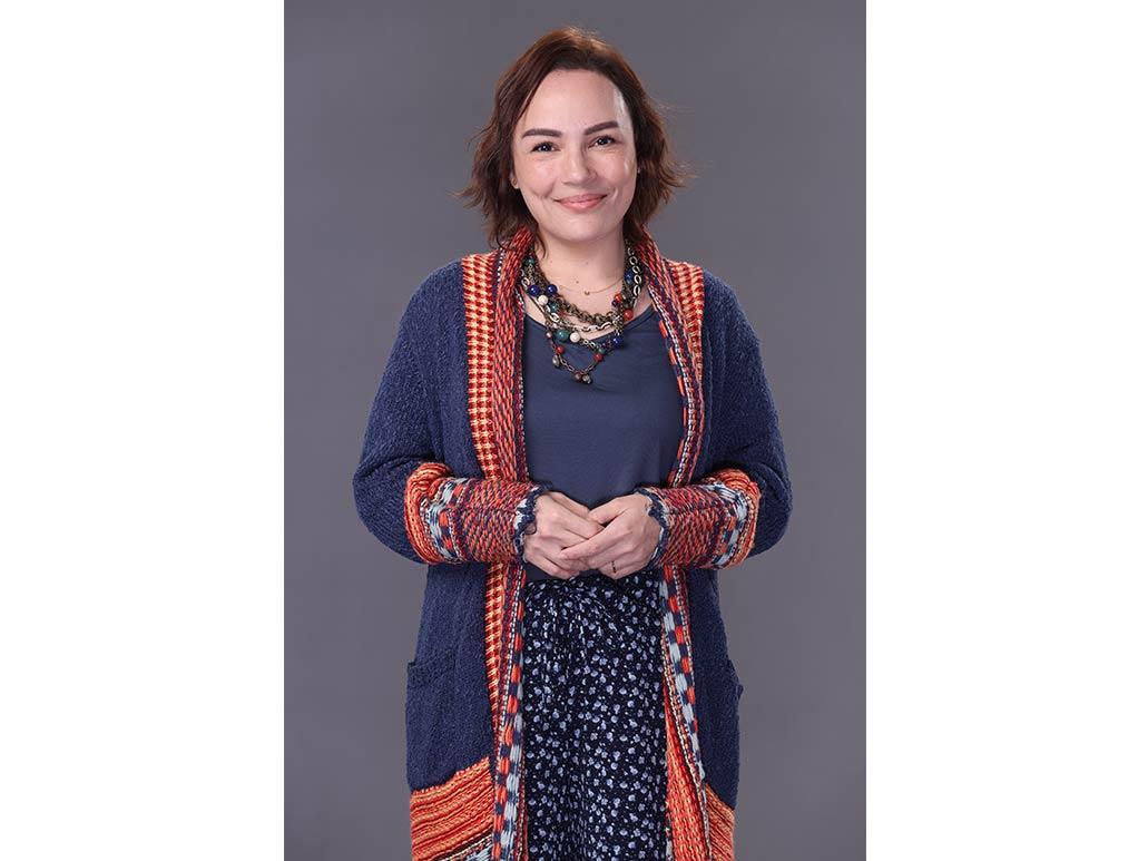 Matet de Leon bilang Leona