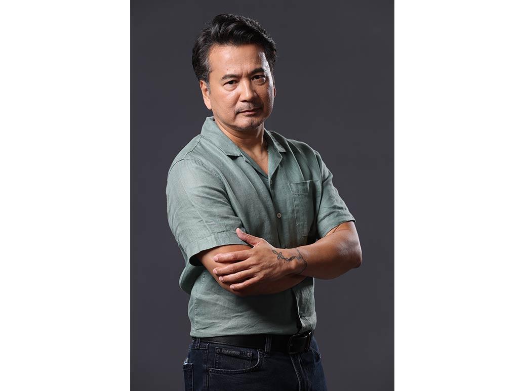 Simon Ibarra bilang Roldan