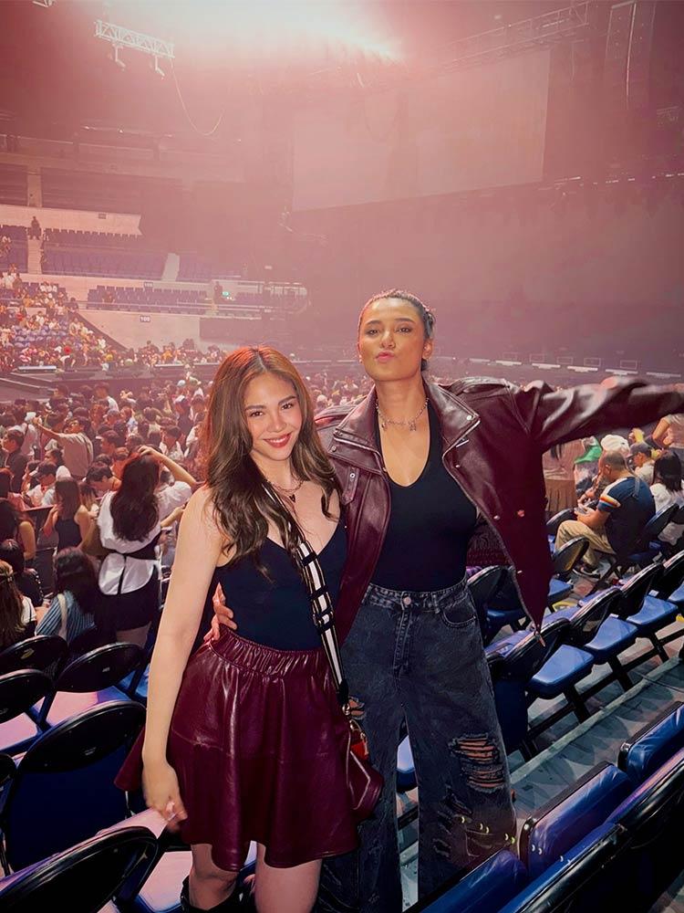Klea Pineda and Janella Salvador