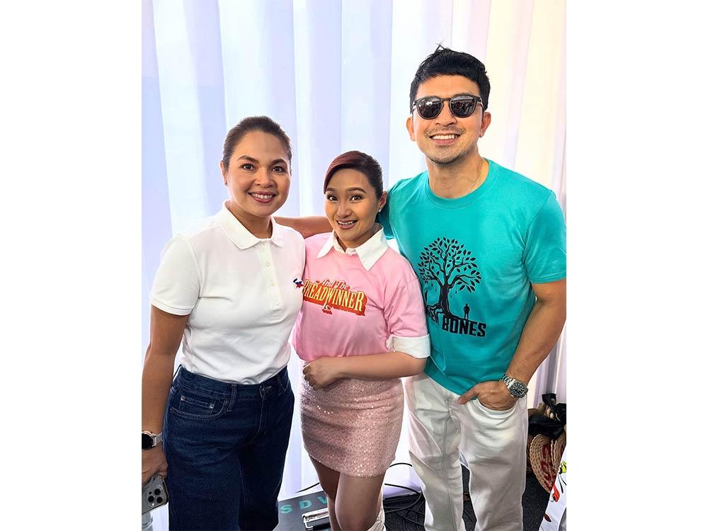 Mara, Clara, and Ibarra