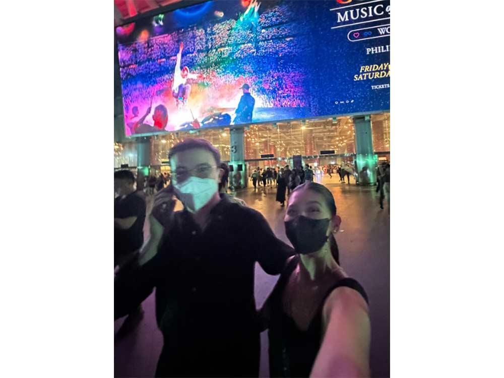 Maine Mendoza and Arjo Atayde