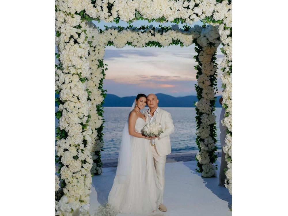 Maxine's beach wedding