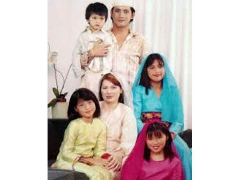 Robin Padilla and Liezl Sicanco