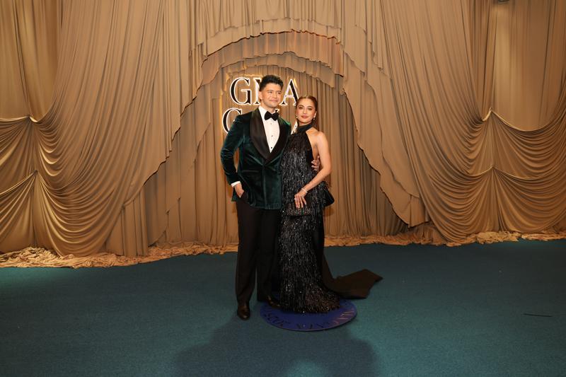 Julie Anne San Jose and Rayver Cruz