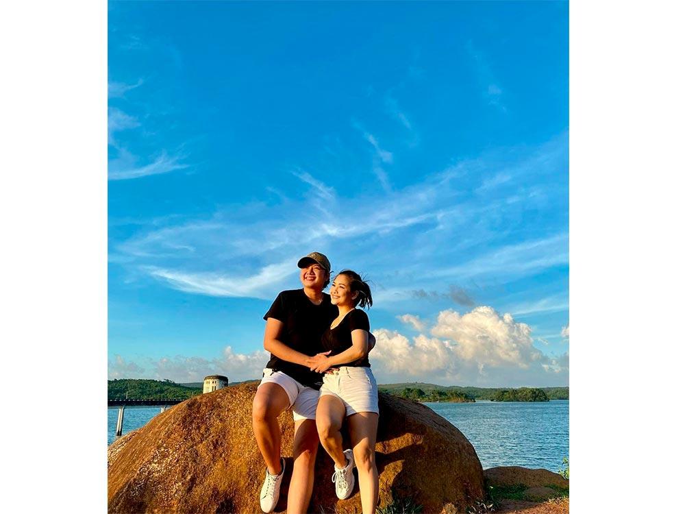 Sheryn Regis and Mel De Guia