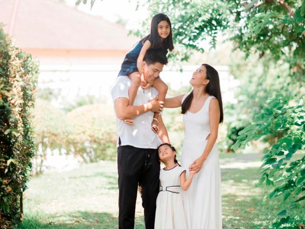 Bianca Gonzalez and family