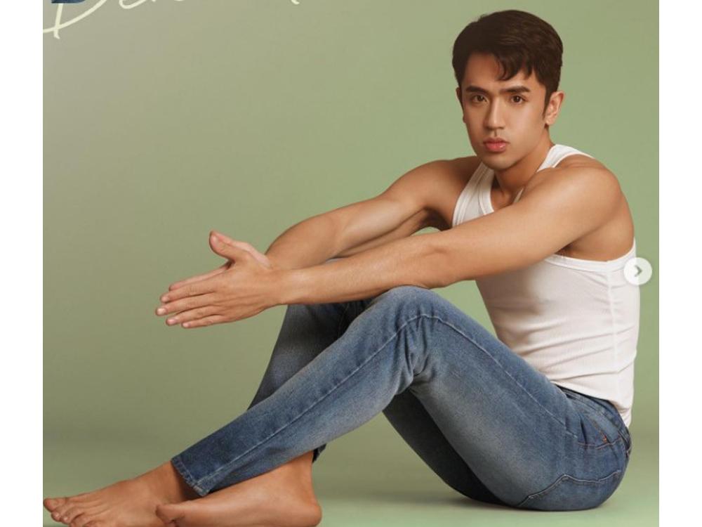 Celebrity guys who slay in their versatile white tank top | GMA ...