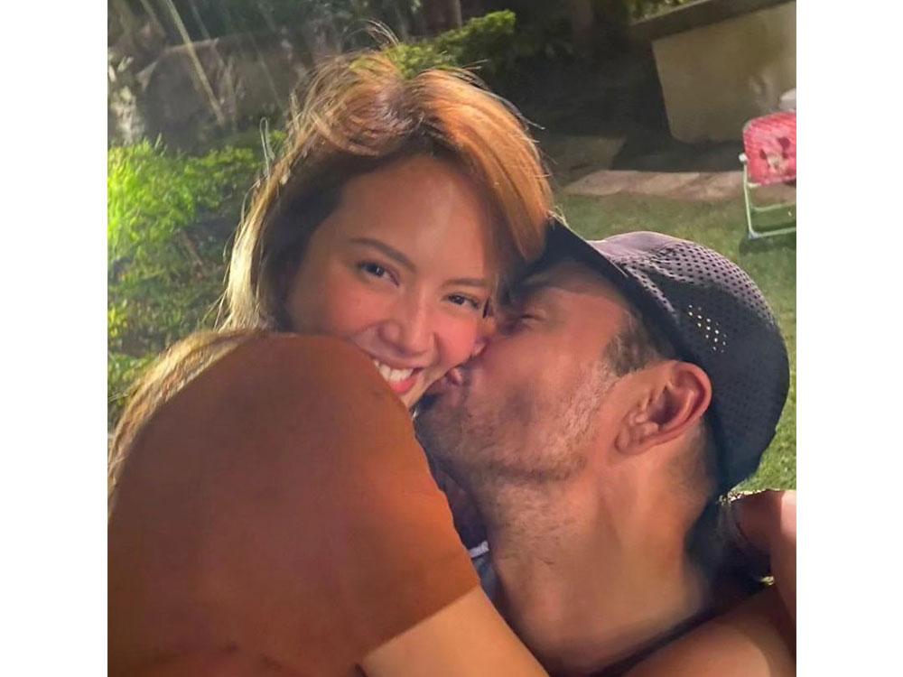 Derek Ramsay to Ellen Adarna