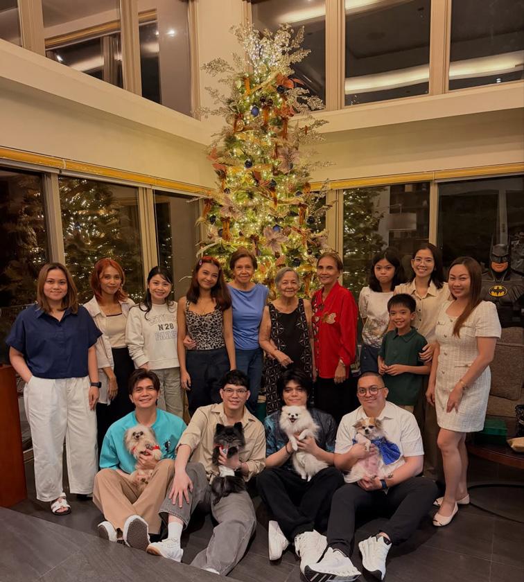 Vhong Navarro and his family