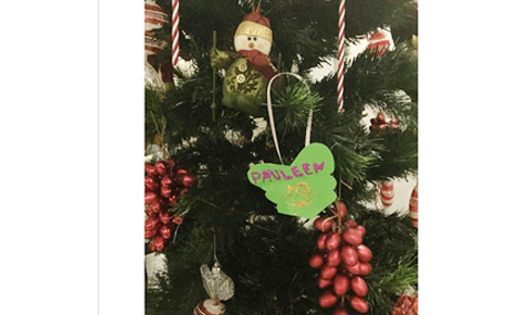 Christmas-ready celebrity homes 