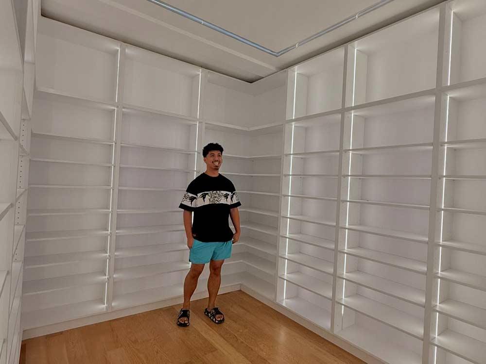 Walk-in closet