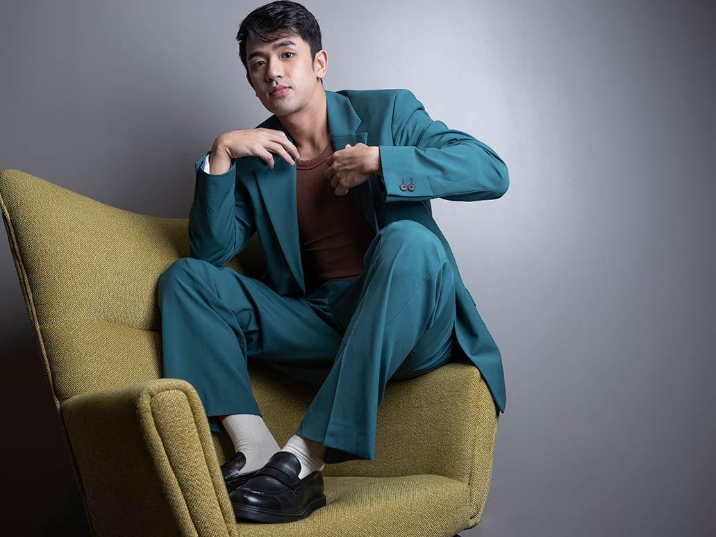 David Licauco's modern gentleman looks from his 'Kapuso Profiles' shoot ...