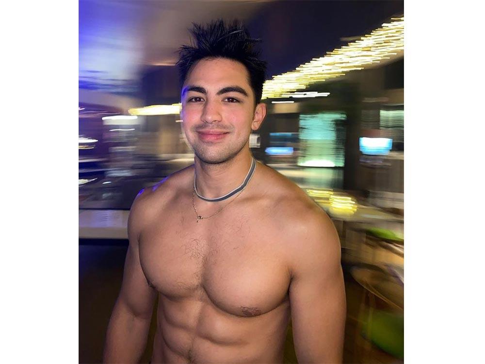 Derrick Monasterio S Hottest Topless Underwear Photos Gma Entertainment