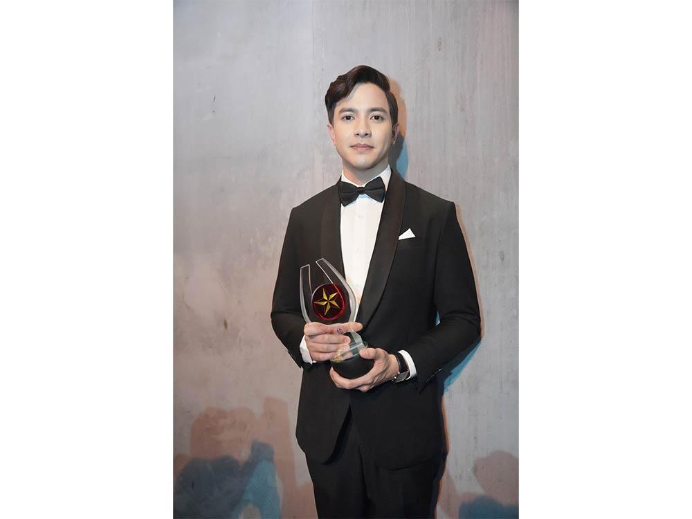 Alden Richards and Julia Montes