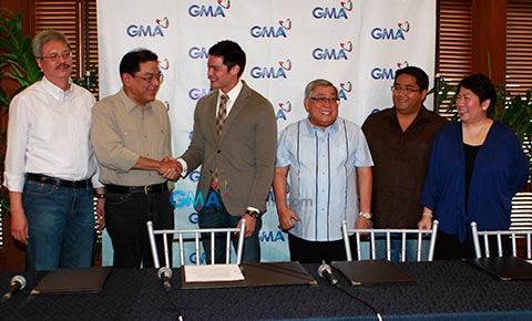 Dingdong Dantes renews contract with the Kapuso Network