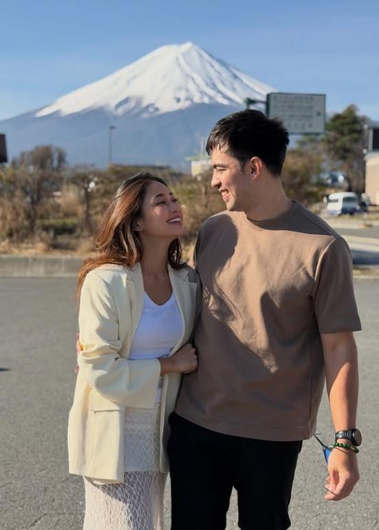 Elle Villanueva and Derrick Monasterio