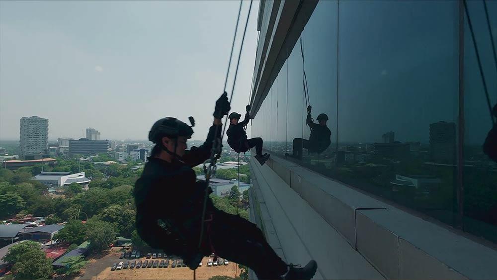 Rappelling