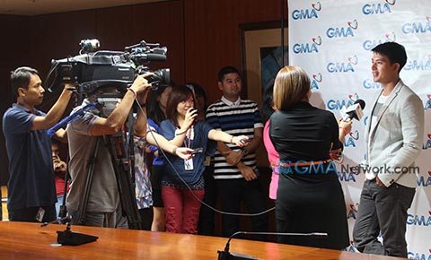 Exclusive: Mike Tan signs GMA contract