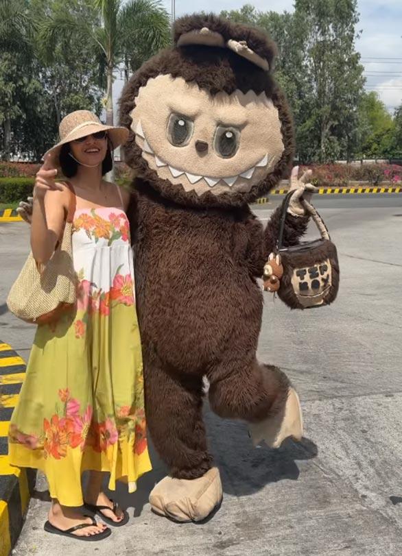 Giant Labubu
