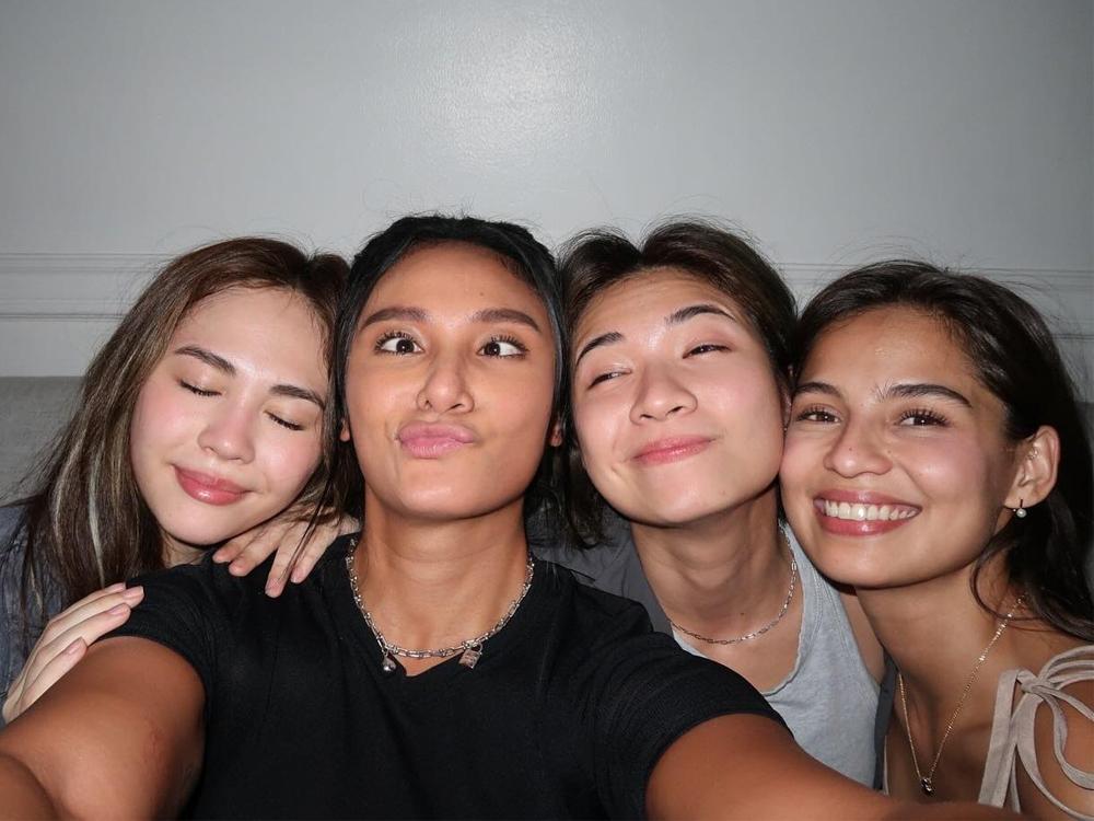 Jasmine Curtis-Smith, Klea Pineda, Janella Salvador, and Leanne Mamonong