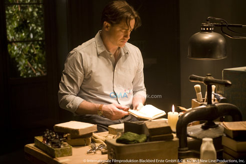 Fire-eaters, fire-starters and silvertongues on 'Inkheart'