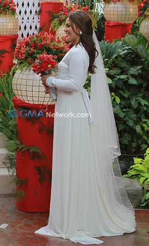 First Look: 'Ang Dalawang Mrs. Real'