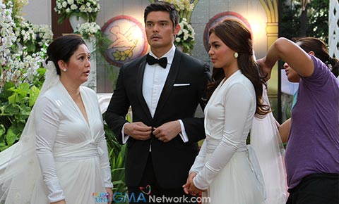 First Look: 'Ang Dalawang Mrs. Real'