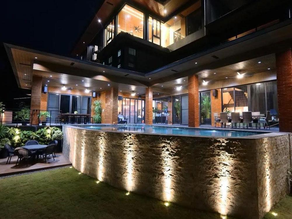 LOOK Doug Kramer shares their newly improved mountaintop house! GMA