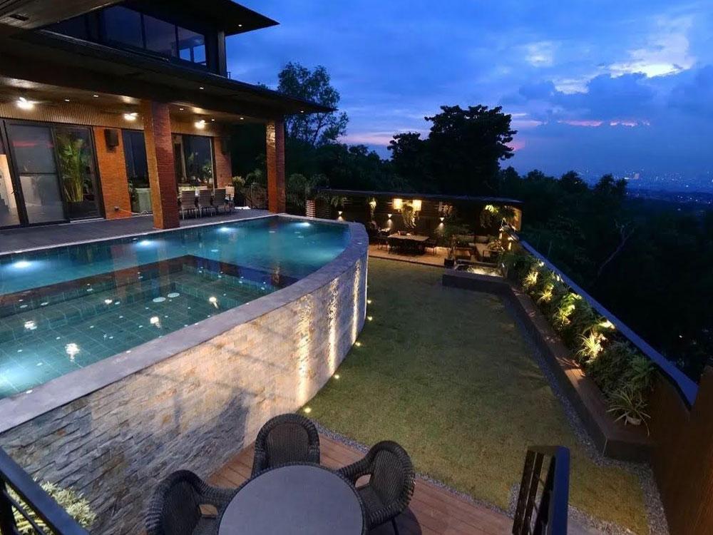 LOOK Doug Kramer shares their newly improved mountaintop house! GMA Entertainment