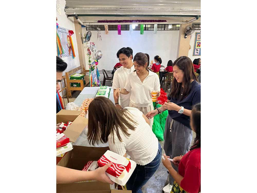 Gabbi Hands-on Gives Food To Everyone