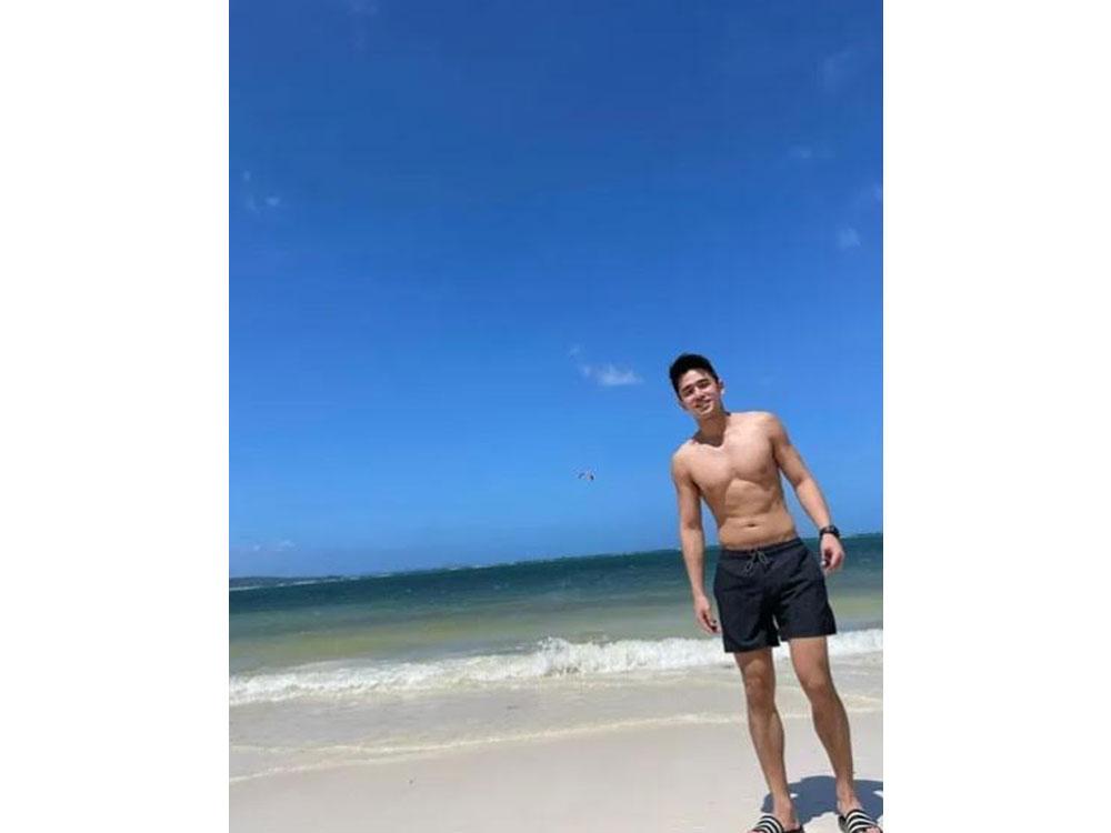 IN PHOTOS: David Licauco unwinds in Boracay | GMA Entertainment