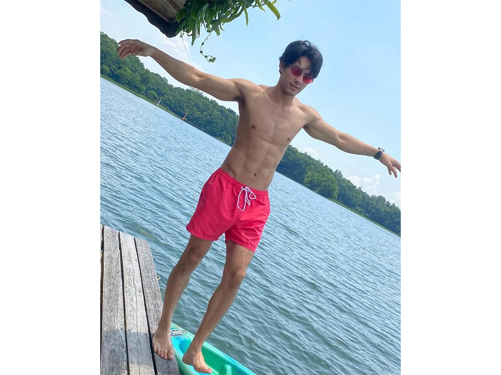 Abs-olutely eye-catching