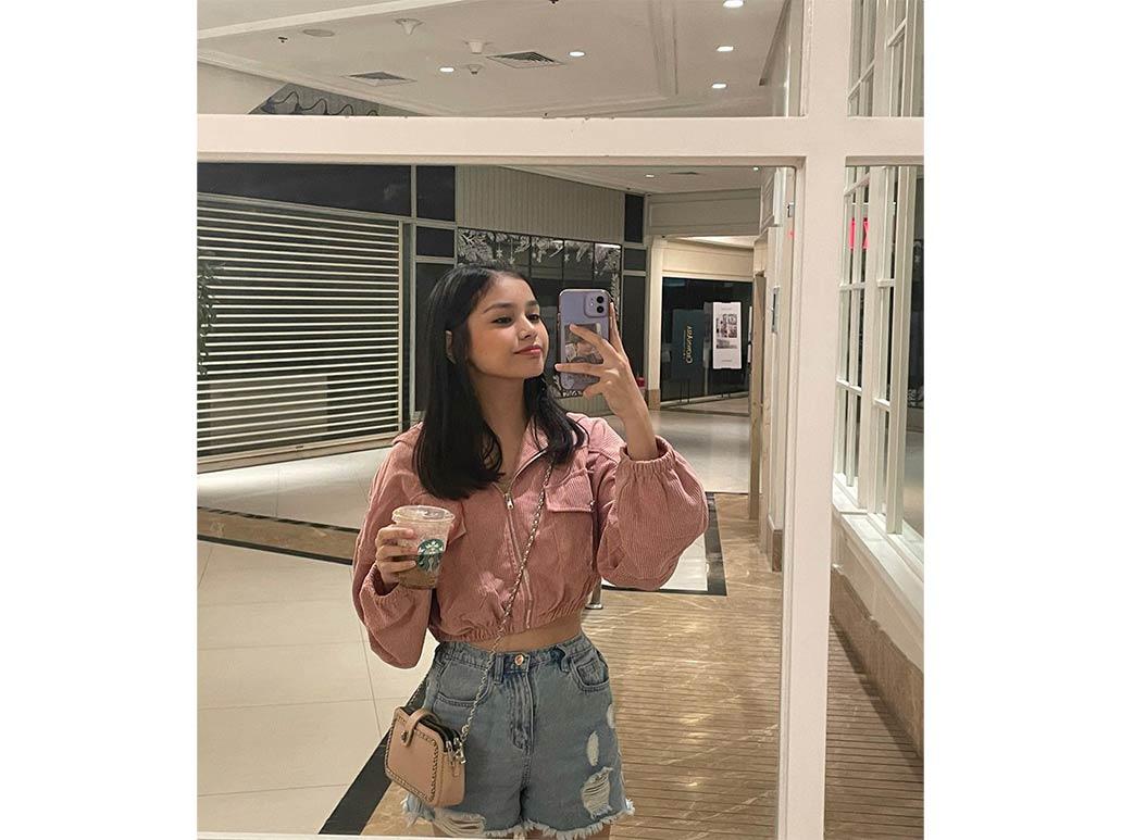 3 words to describe Aya