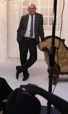 Glammed up and candid with 'Ang Dalawang Mrs. Real