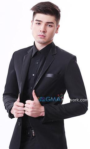 Si Bradley ng 'The Half Sisters'